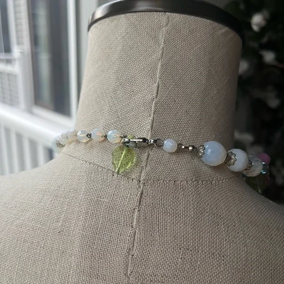 Vintage Beaded Necklace/Choker - Picture 5 of 6